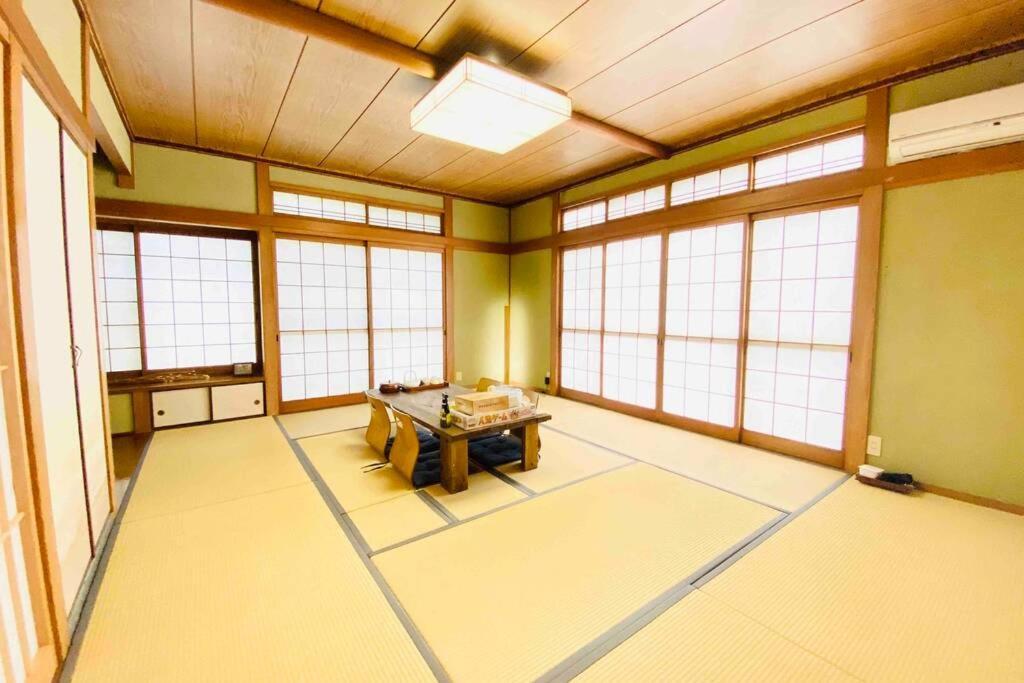 48坪！道後温泉付近駐車場有り清潔さと設備の充実さが高評価 大切な家族仲間と広々とくつろげます Villa Matsuyama  Ngoại thất bức ảnh